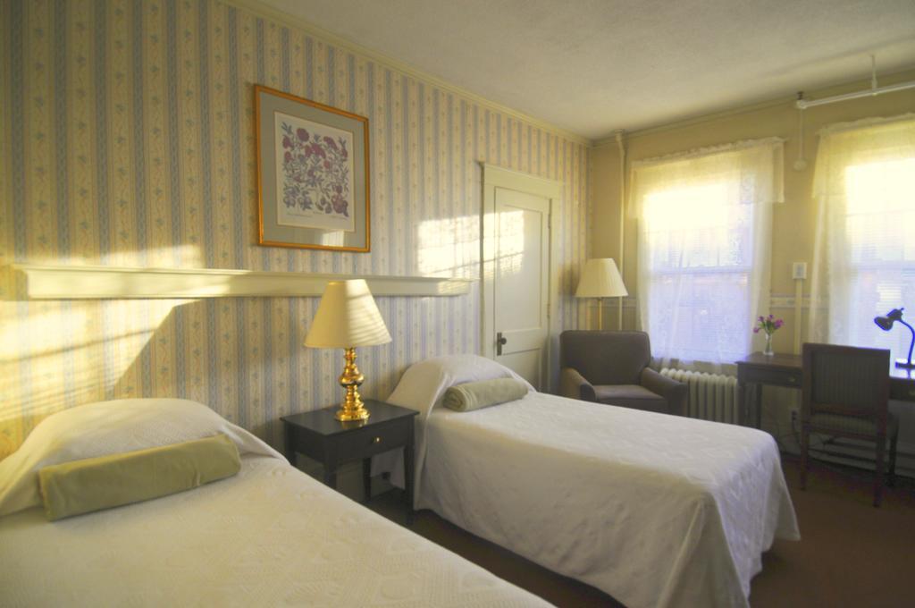 Hotel Coolidge White River Junction Extérieur photo
